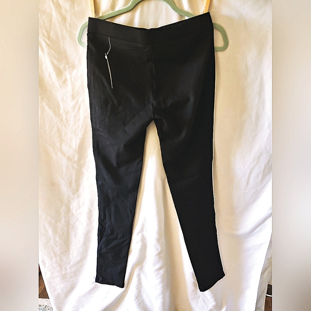 NWT Labijou Black with White Stripe Leggings